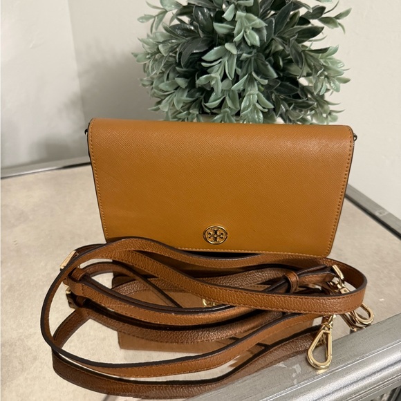 Tory Burch Handbags - Tory Burch Wallet Crrossbody